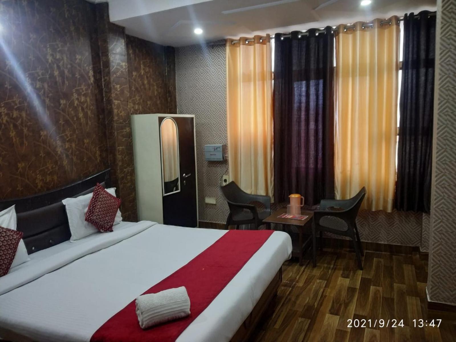 Hotel Aarti Darshan Харидвар Экстерьер фото